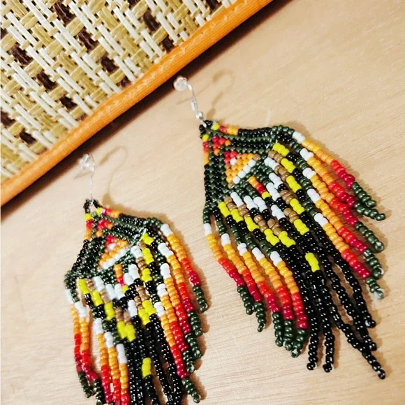 Colorful Native Beaded Earrings & Wallet Set - Picture 7 of 9
